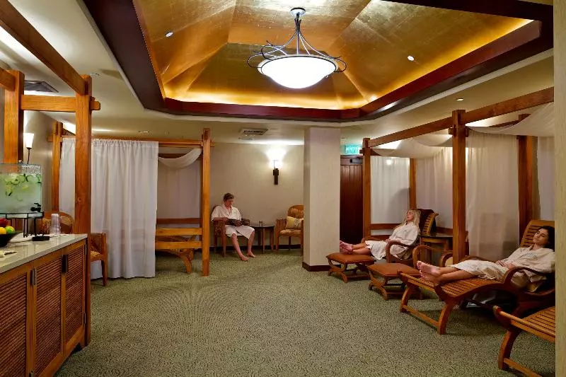 Catamaran Resort Hotel And Spa