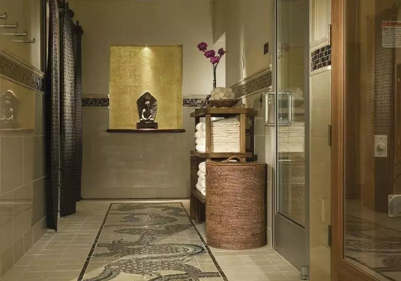 Catamaran Resort Hotel And Spa