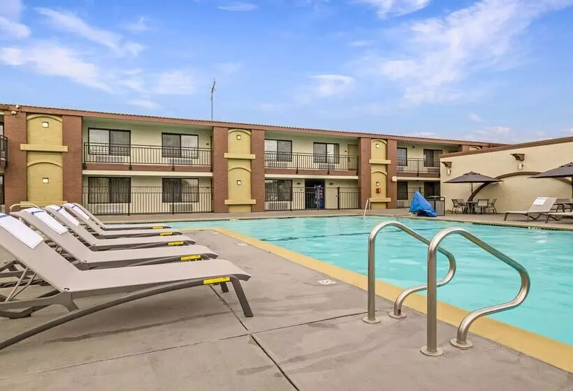 Отель Best Western Roseville Inn