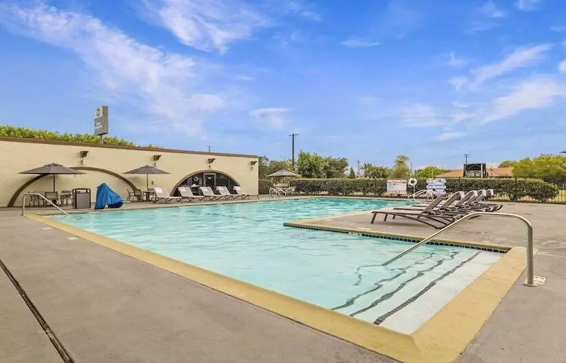 Отель Best Western Roseville Inn