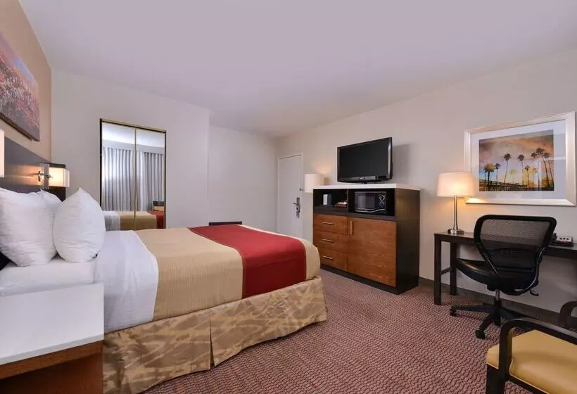 فندق Best Western Royal Palace Inn & Suites