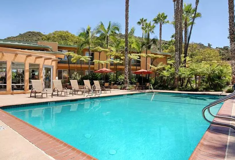 בית מלון כפרי Best Western Seven Seas