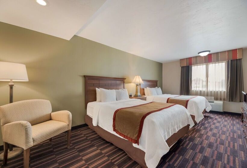 فندق Best Western Town & Country Inn