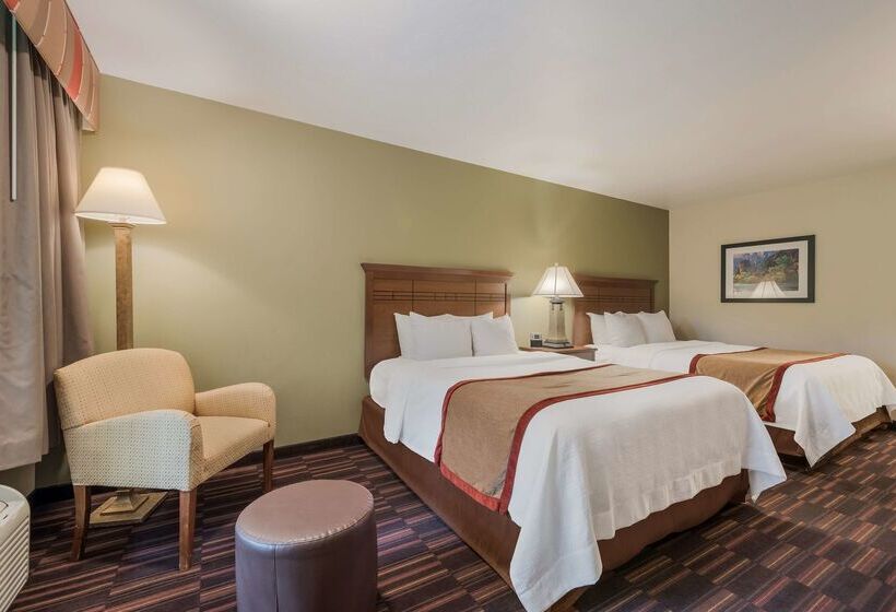 فندق Best Western Town & Country Inn