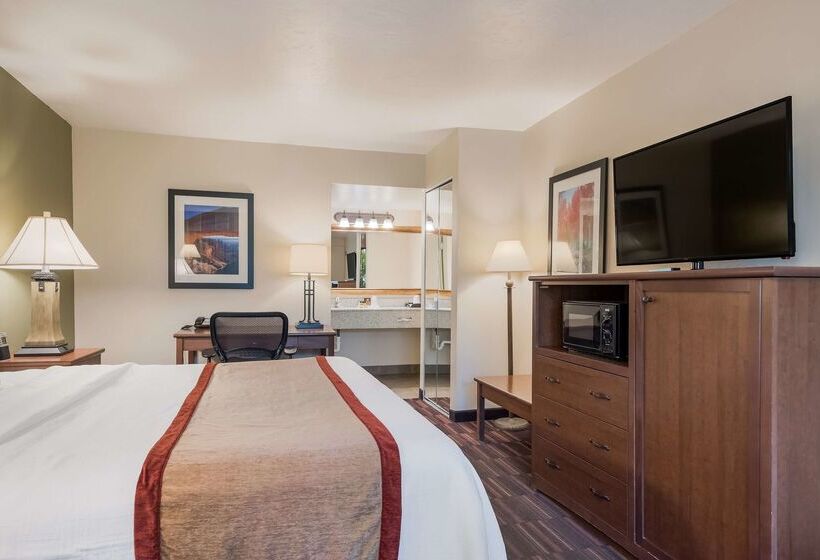 فندق Best Western Town & Country Inn