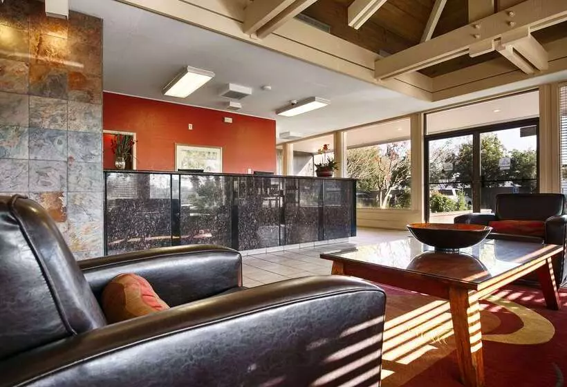 ホテル Best Western Village Inn