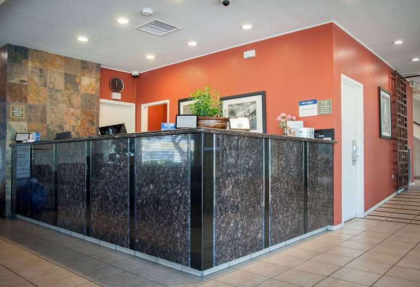 هتل Best Western Village Inn