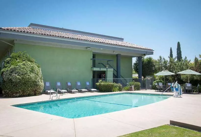 ホテル Best Western Village Inn