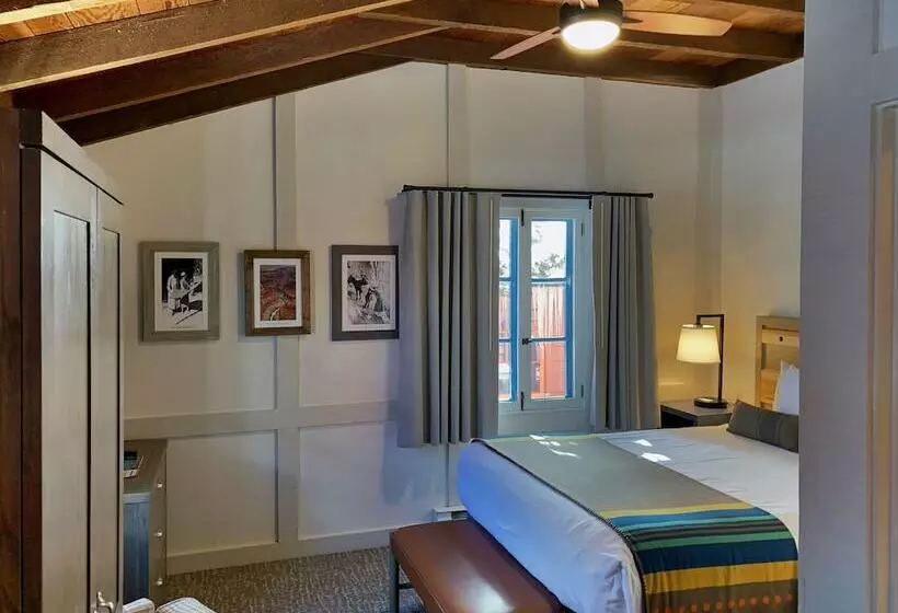 Отель Bright Angel Lodge – Inside The Park