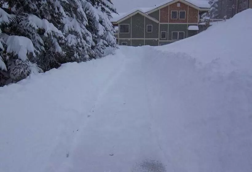 فندق Chateau Apres Lodge