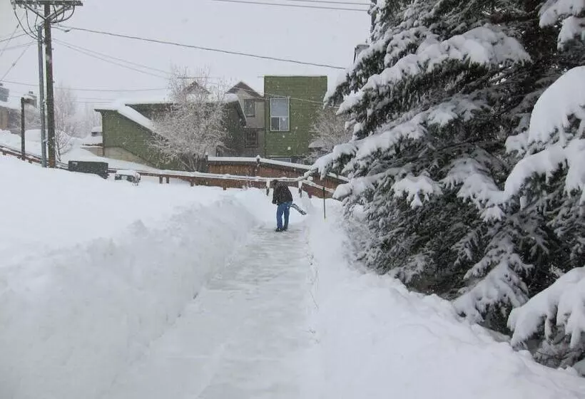 فندق Chateau Apres Lodge