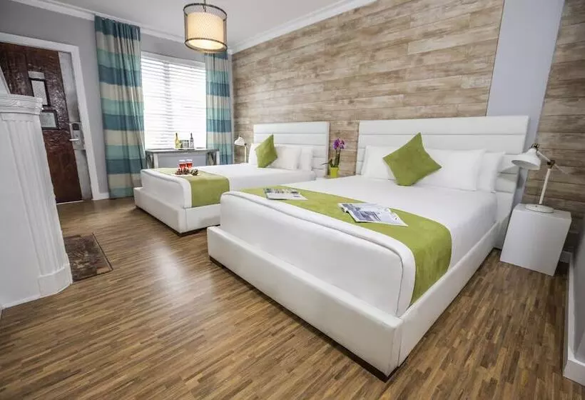 Chesterfield Hotel & Suites