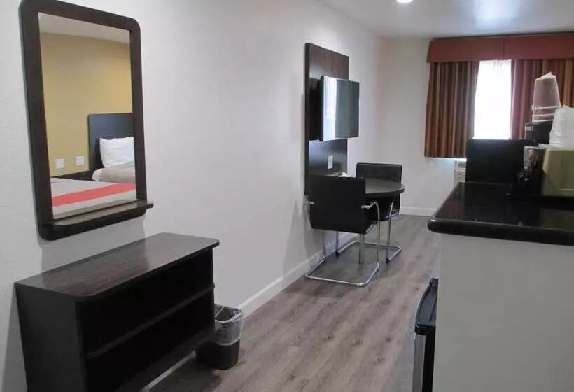 فندق Claremont Lodge