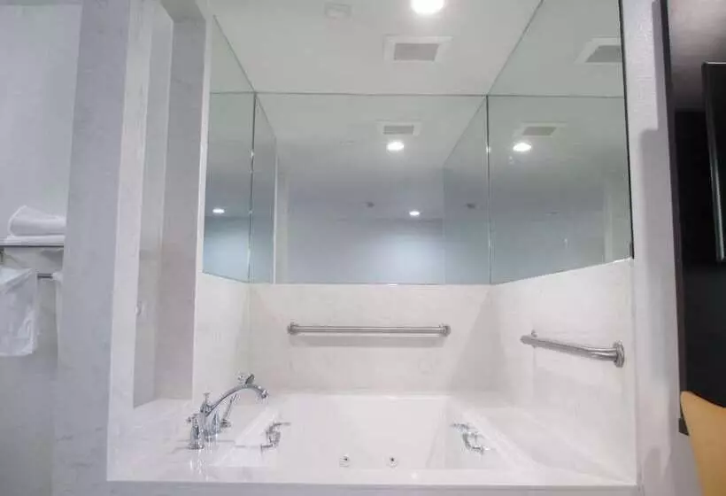 فندق Claremont Lodge