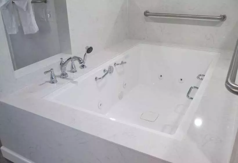 فندق Claremont Lodge