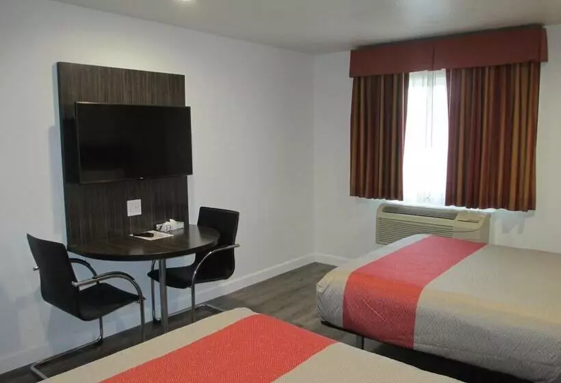 فندق Claremont Lodge