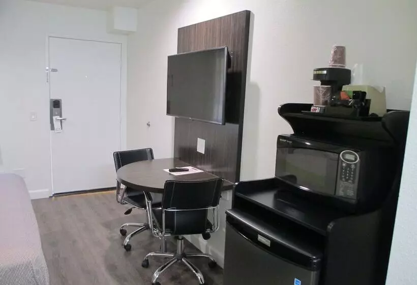 فندق Claremont Lodge