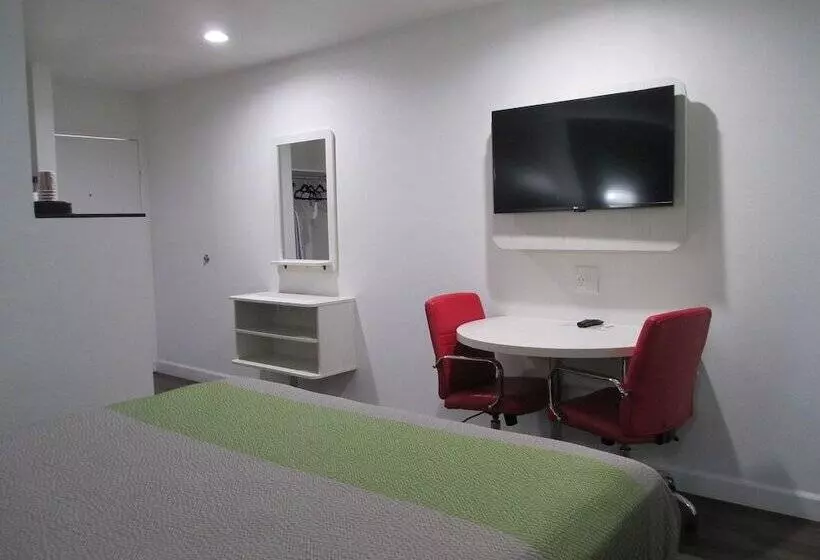 فندق Claremont Lodge