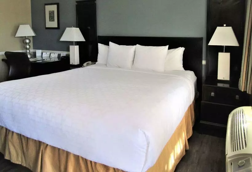 فندق Clarion Inn Near China Lake Naval Station