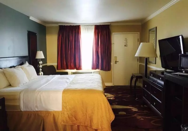 فندق Clarion Inn Near China Lake Naval Station