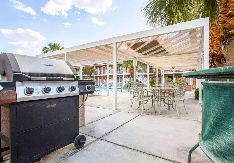 فندق Clarion Inn Near China Lake Naval Station