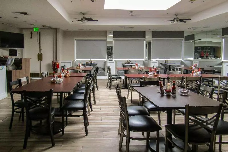 فندق Clarion Inn Near China Lake Naval Station