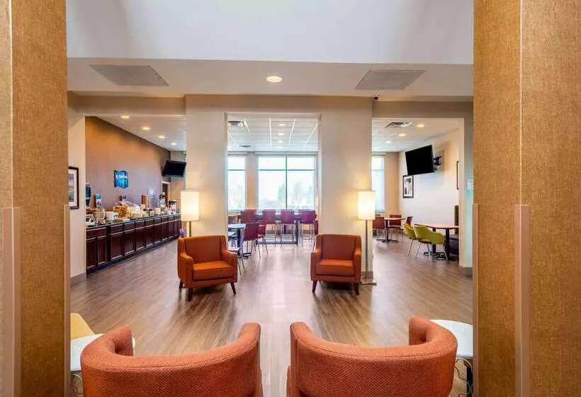 Отель Clarion Pointe Harrisonburg