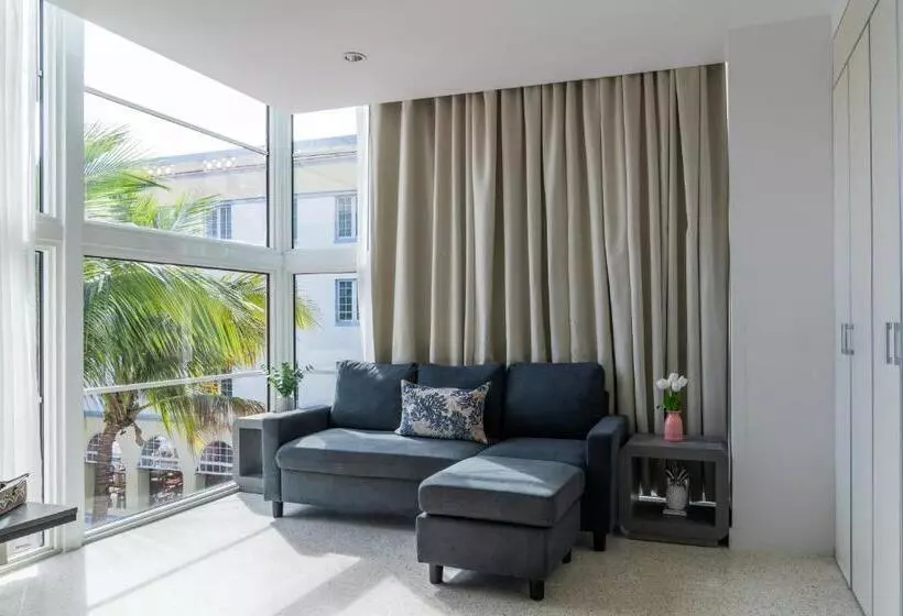 ホテル Clevelander