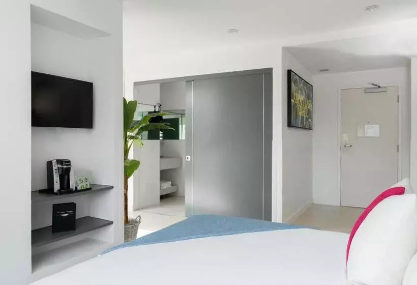 ホテル Clevelander