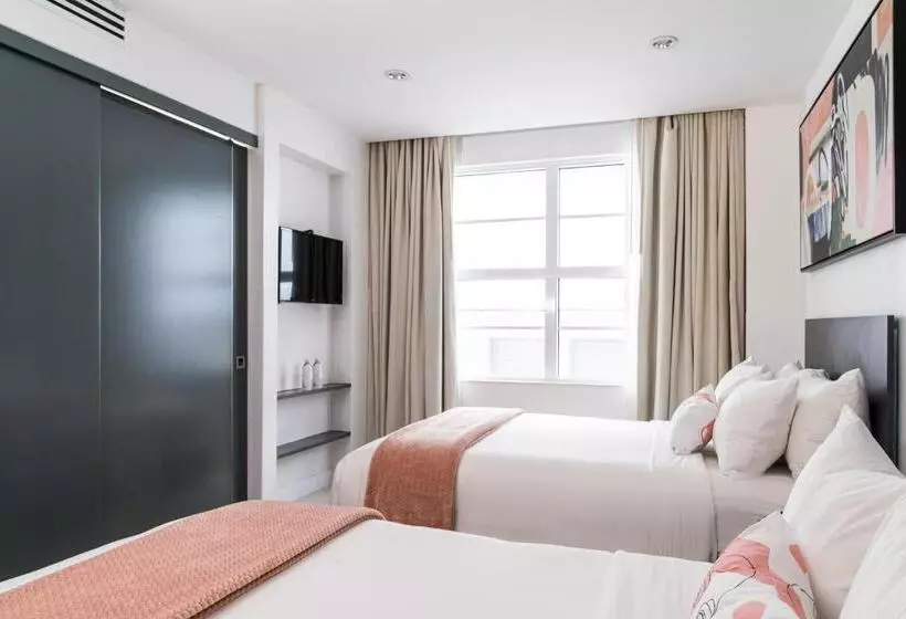 ホテル Clevelander