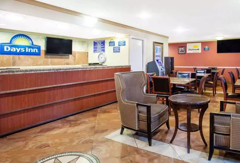 Отель Days Inn By Wyndham Orlando Downtown