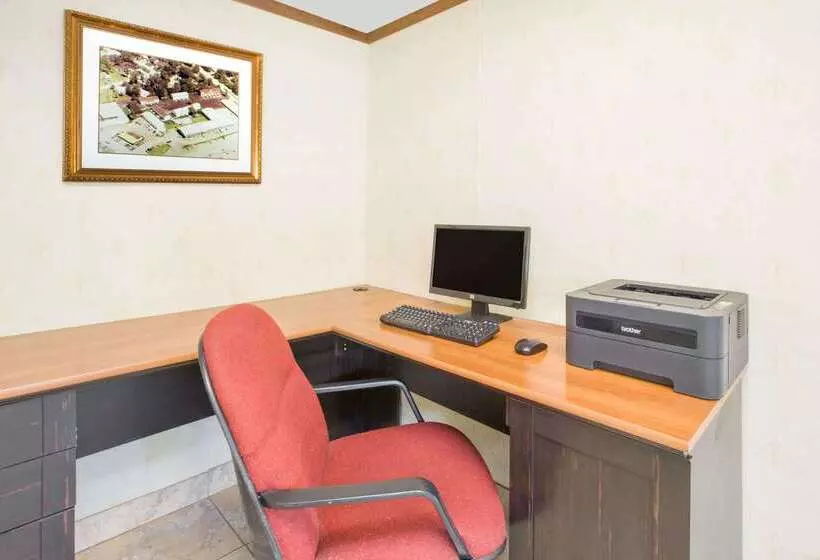 Szálloda Days Inn And Suites By Wyndham Port Huron