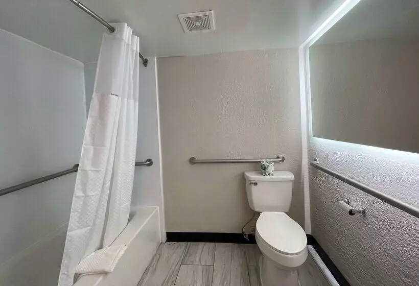 Szálloda Days Inn And Suites By Wyndham Port Huron