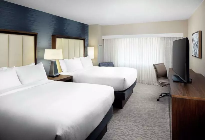 هتل Doubletree By Hilton Nashua