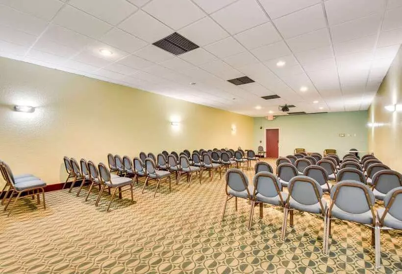 בית מלון כפרי Econo Lodge Busch Gardens