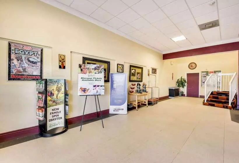 בית מלון כפרי Econo Lodge Busch Gardens