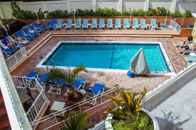 בית מלון כפרי Ft Lauderdale Beach Resort