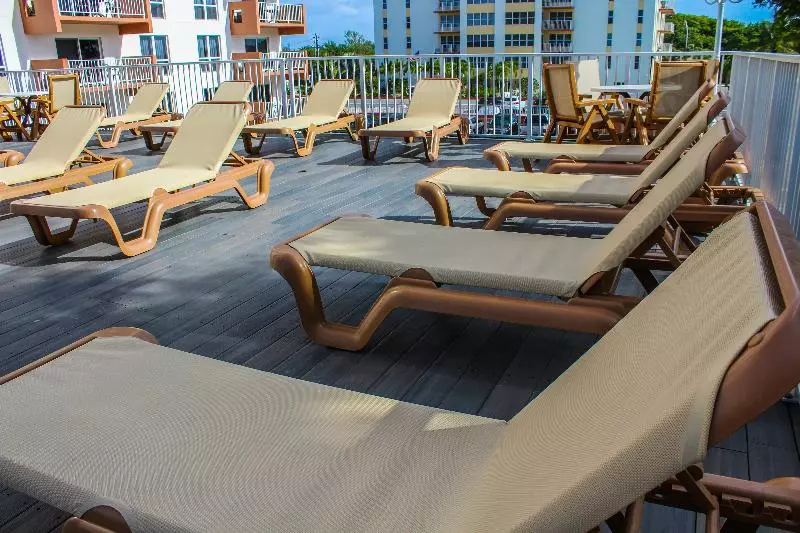 בית מלון כפרי Ft Lauderdale Beach Resort