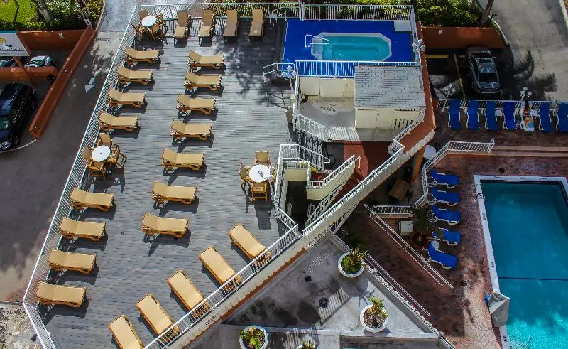 בית מלון כפרי Ft Lauderdale Beach Resort