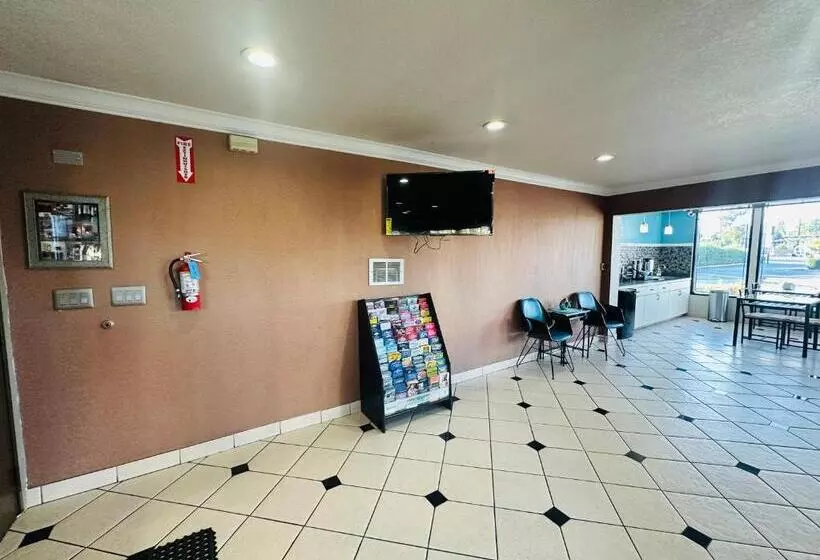 Casa Blanca Hotel & Suites Orange Sr 55 Freeway, Near Honda Center, Chapman University, Disneyland