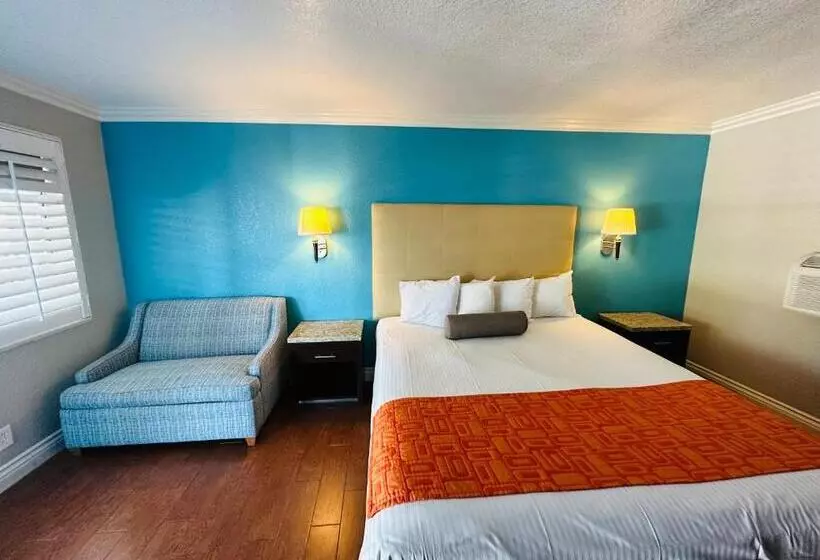 Casa Blanca Hotel & Suites Orange Sr 55 Freeway, Near Honda Center, Chapman University, Disneyland