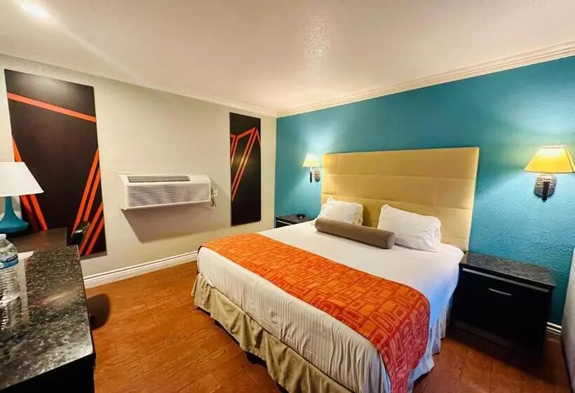 Casa Blanca Hotel & Suites Orange Sr 55 Freeway, Near Honda Center, Chapman University, Disneyland