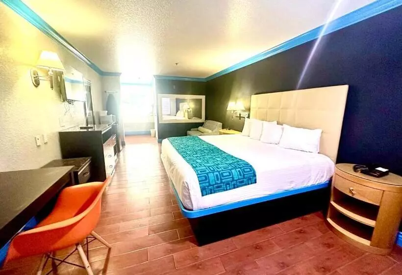 Casa Blanca Hotel & Suites Orange Sr 55 Freeway, Near Honda Center, Chapman University, Disneyland