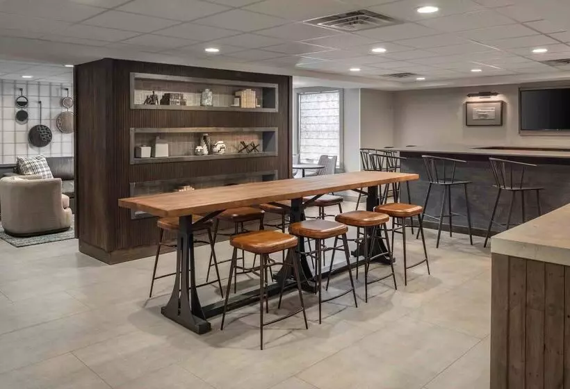 فندق Holiday Inn Express South Burlington Downtown, An Ihg