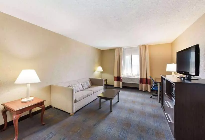 فندق Quality Inn