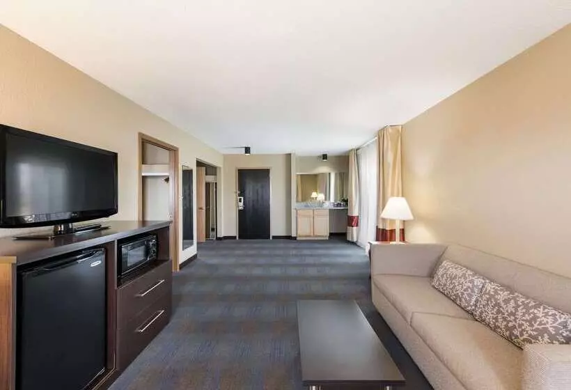 فندق Quality Inn