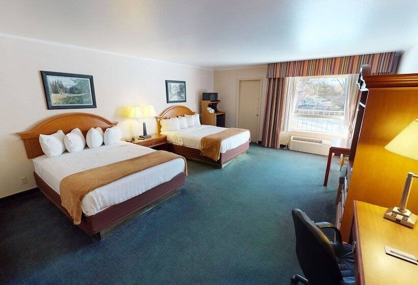 هتل Red Arrow Inn & Suites, A Travelodge By Wyndham