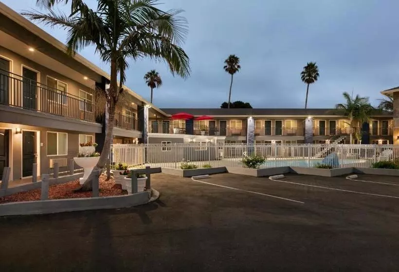 Szálloda Torch Lite Inn At The Beach Boardwalk