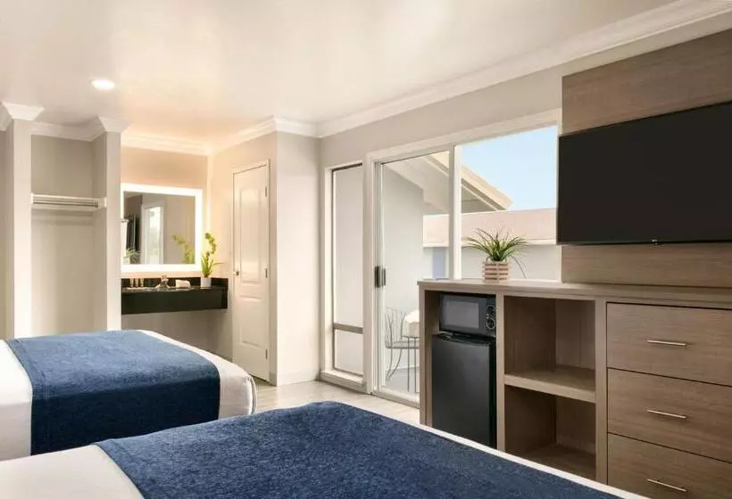 Szálloda Torch Lite Inn At The Beach Boardwalk