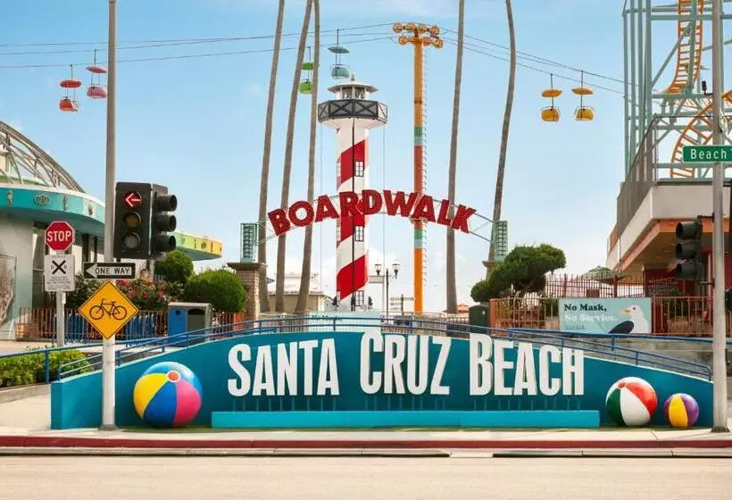 Szálloda Torch Lite Inn At The Beach Boardwalk